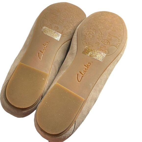 Clarks Indigo Wm’s Sz 8.5 Valley Relax Beige Suede Flats Leather Loafers - Picture 7 of 7